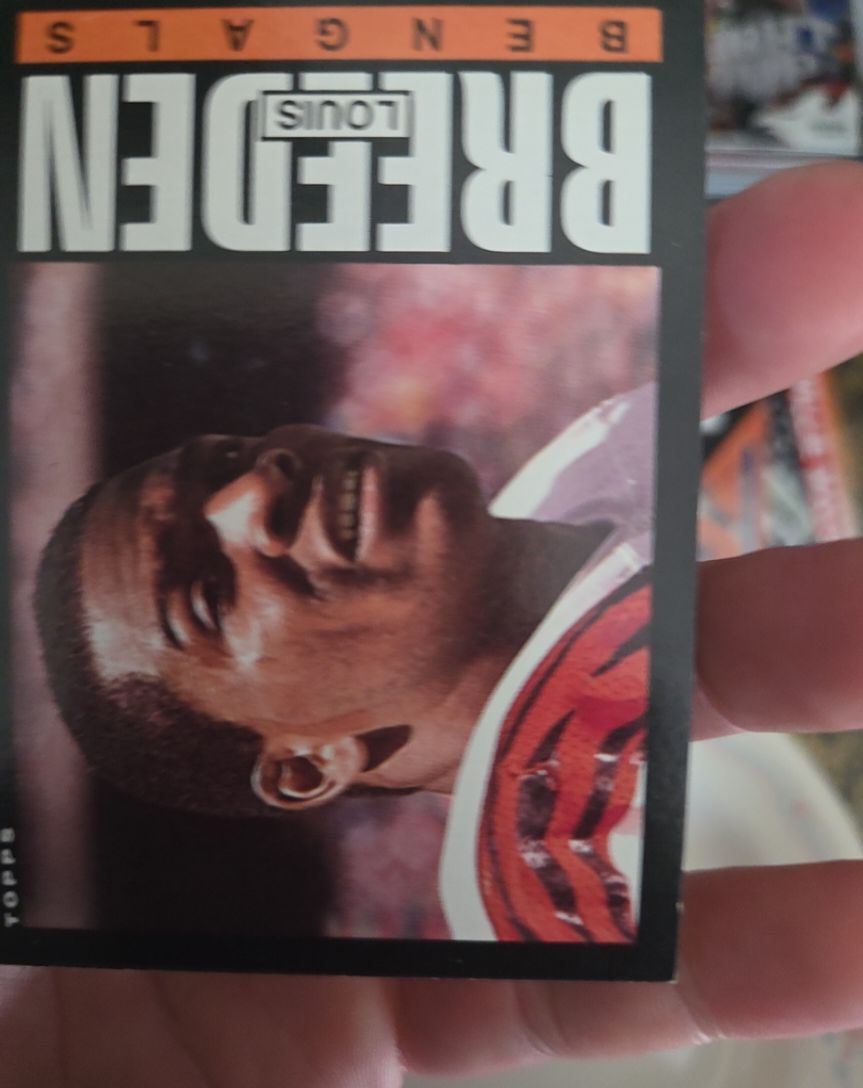 1985 Topps #212 Louis Breeden Cincinnati Bengals — front