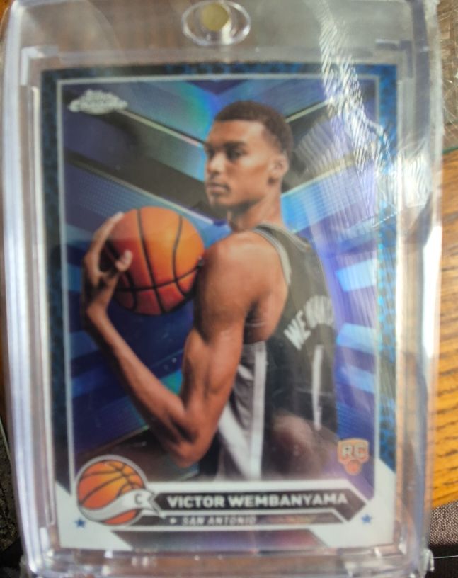 2023-24 Topps Chrome #1 Victor Wembanyama — front