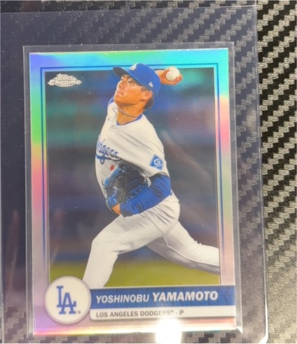 2026 Topps Chrome #72 Yoshinobu Yamamoto — front