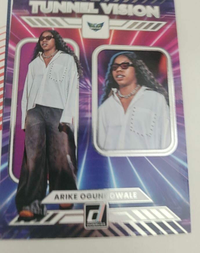 2025 Panini Donruss WNBA #4 Arike Ogunbowale Tunnel Vision — front