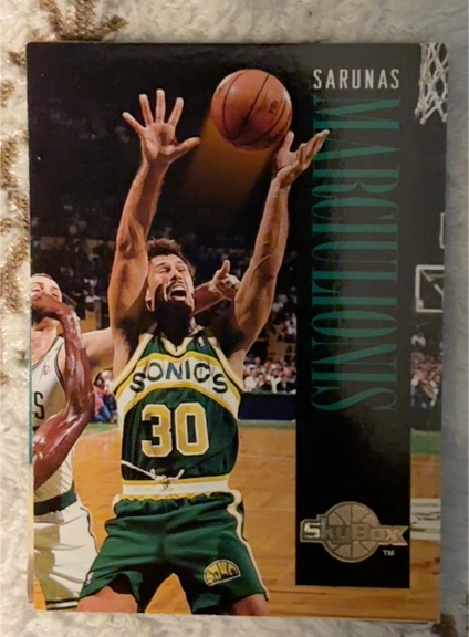 1994-95 Skybox Premium #287 Sarunas Marciulionis — front