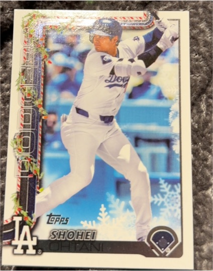 2025 Topps Holiday #H200 Shohei Ohtani — front
