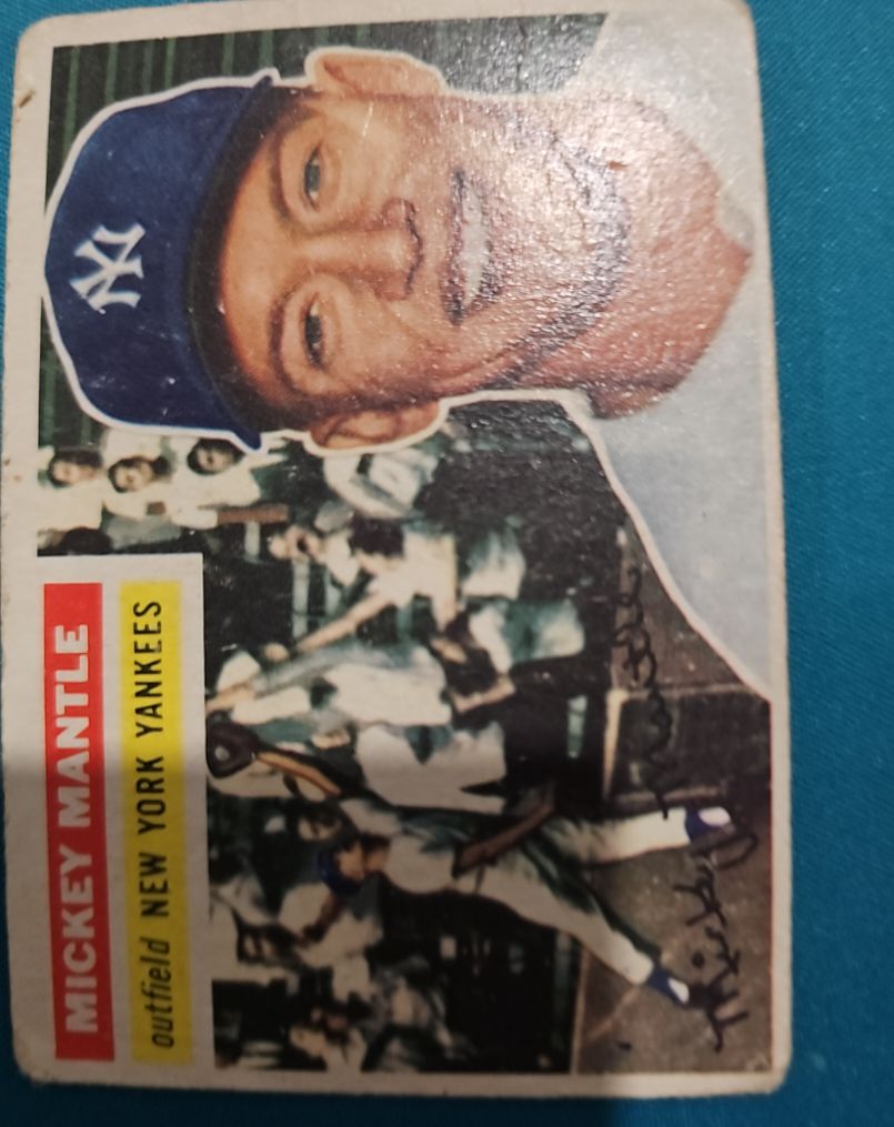 1956 Topps #135 Mickey Mantle — front