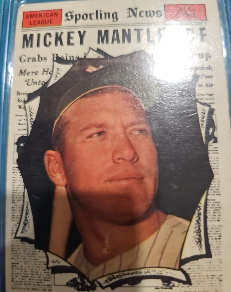 1961 Topps #578 Mickey Mantle — front