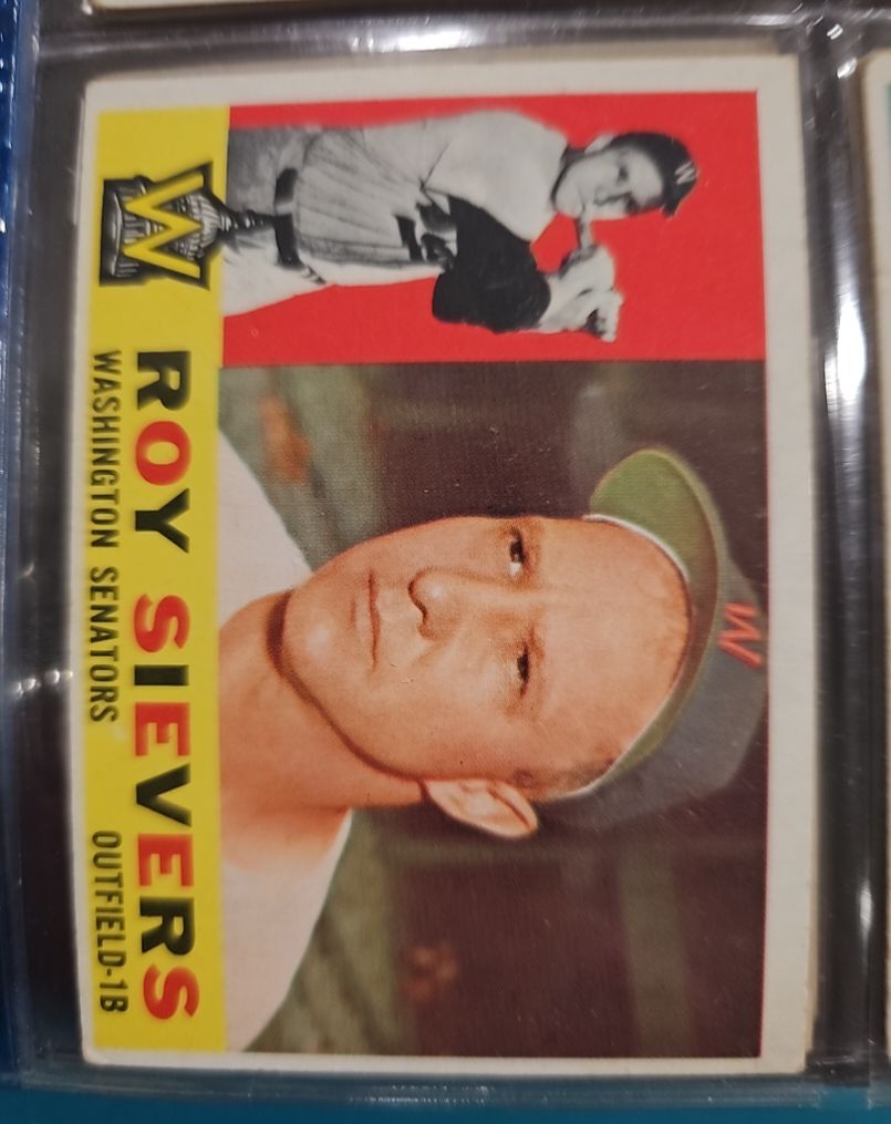 1960 Topps #25 Roy Sievers — front