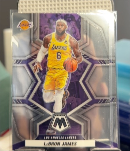 2021-22 Panini Mosaic #146 LeBron James — front