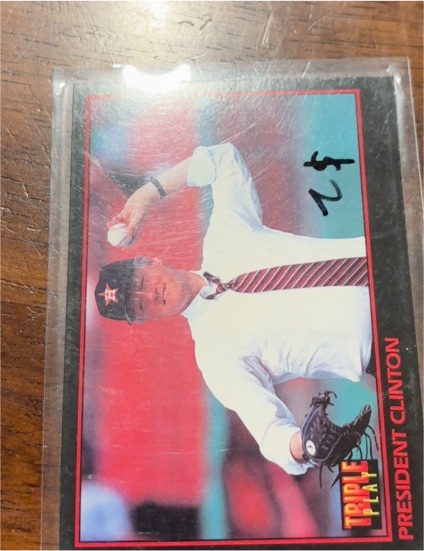 1993 Donruss Triple Play #32 Bill Clinton — front