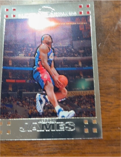 2007-08 Topps Chrome #23 LeBron James — front
