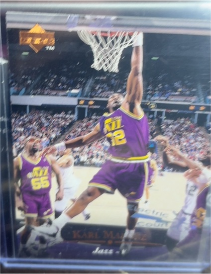 1995-96 Upper Deck #69 Karl Malone — front