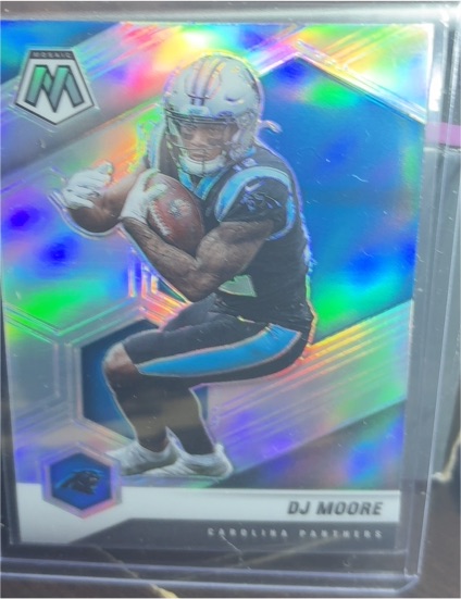 2021 Panini Mosaic #33 DJ Moore — front
