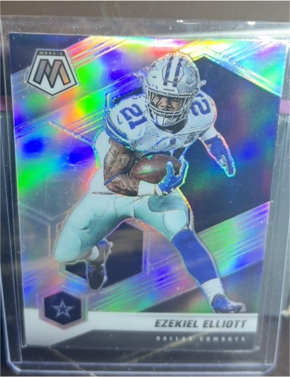 2021 Panini Mosaic #60 Ezekiel Elliott — front