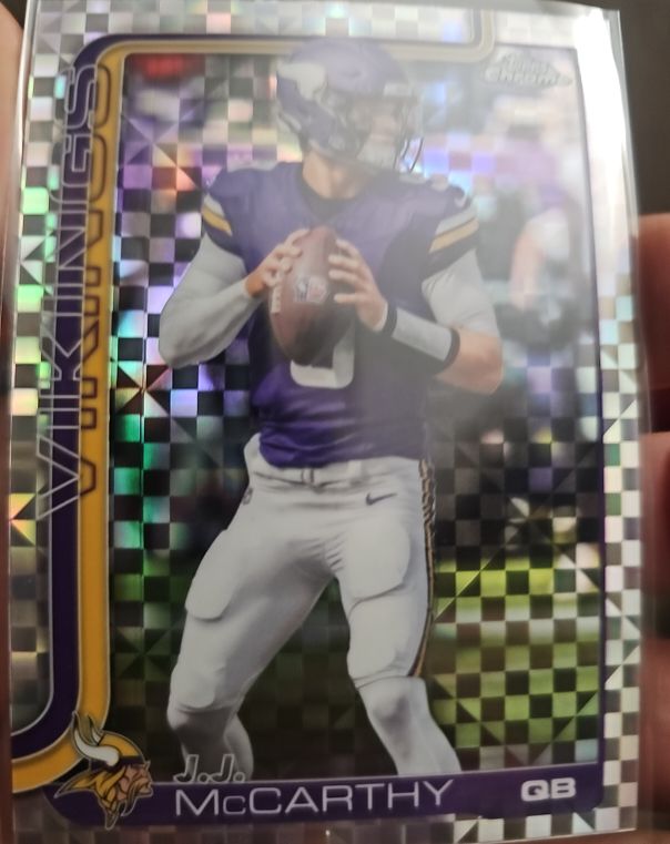 2025 Topps Chrome #199 J.J. McCarthy — front