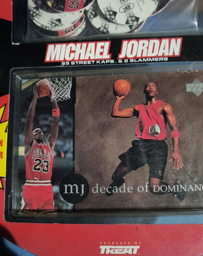 1994-95 Upper Deck Collector's Choice International #J5 Michael Jordan Decade of Dominance — front