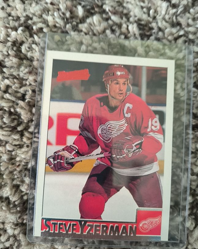 1991-92 Topps #424 Steve Yzerman — front