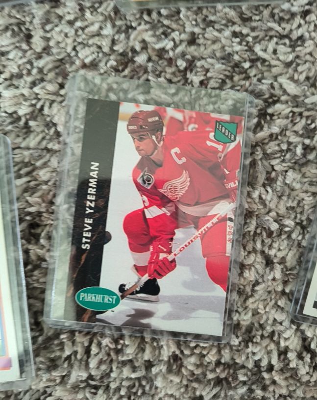 1993-94 Parkhurst #326 Steve Yzerman — front