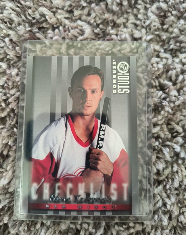 1997-98 Donruss Studio #10 Steve Yzerman — front