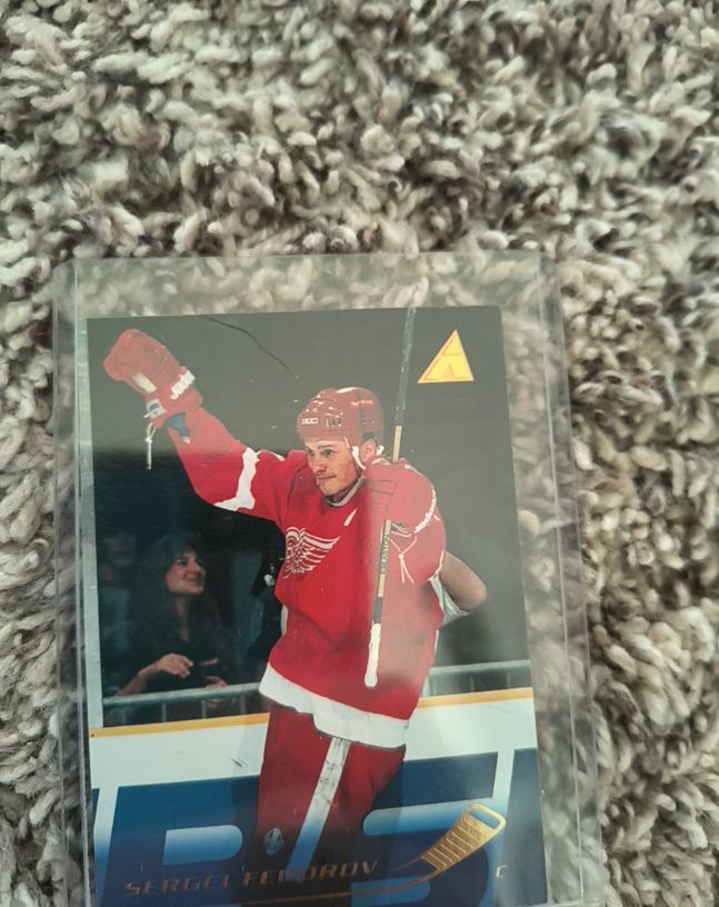 1995-96 Pinnacle #44 Sergei Fedorov — front