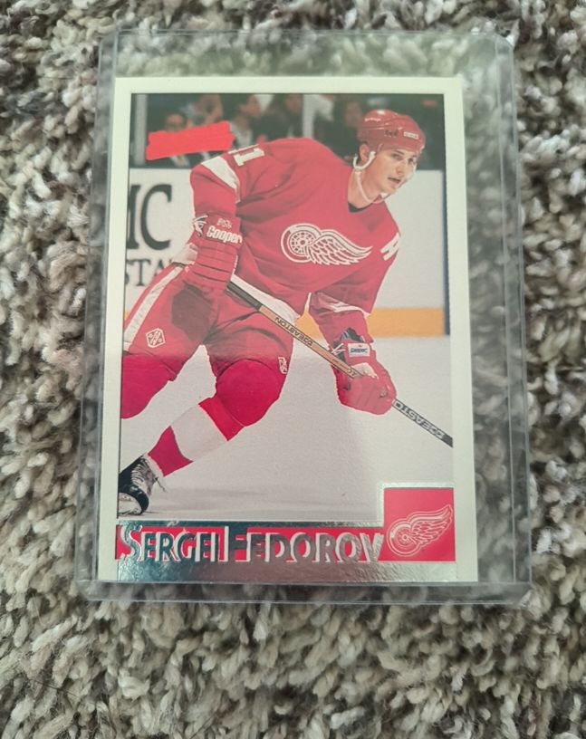1995-96 Bowman #80 Sergei Fedorov Detroit Red Wings — front