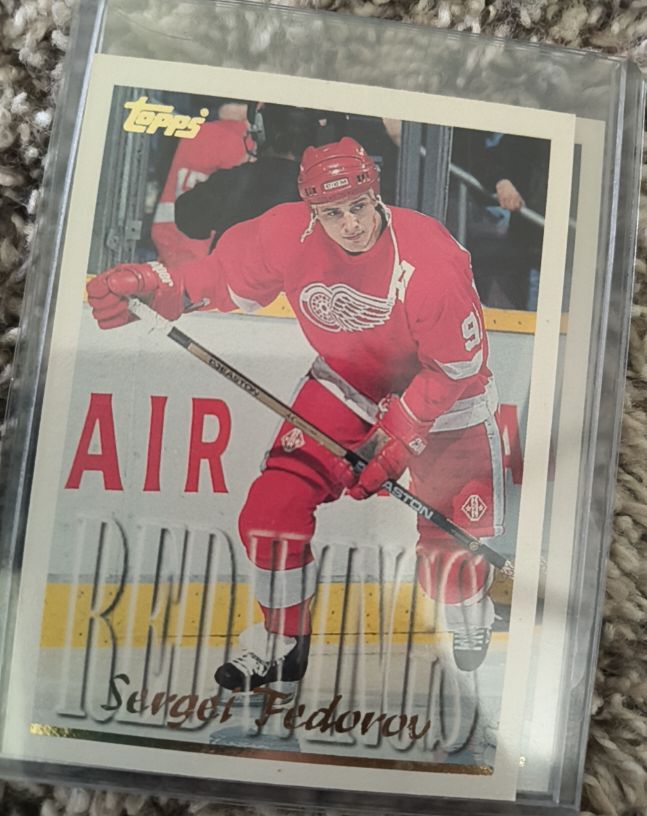 1995-96 Topps #185 Sergei Fedorov — front