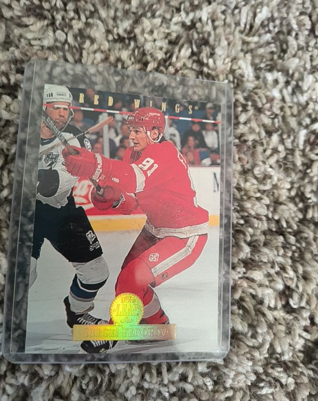 1994-95 Leaf #155 Sergei Fedorov — front
