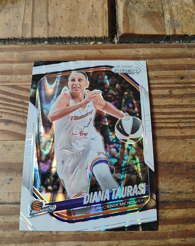 2025 Panini Prizm WNBA #7 Diana Taurasi — front