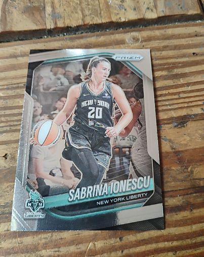2025 Panini Prizm WNBA #19 Sabrina Ionescu — front