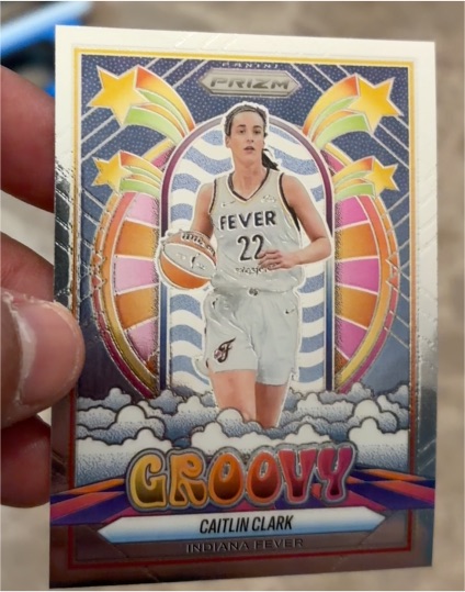 2025 Panini Prizm WNBA #10 Caitlin Clark Groovy Indiana Fever — front