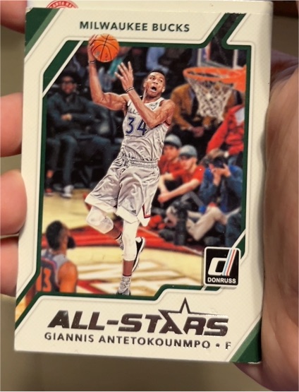 2017-18 Donruss #16 Giannis Antetokounmpo All-Stars — front