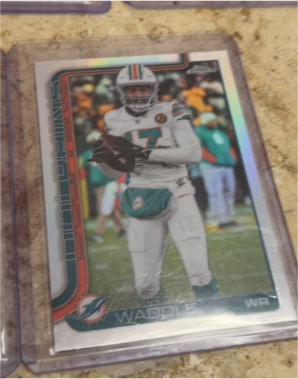 2025 Topps Chrome #186 Jaylen Waddle — front