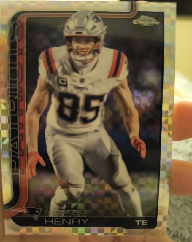 2025 Topps Chrome #209 Hunter Henry — front