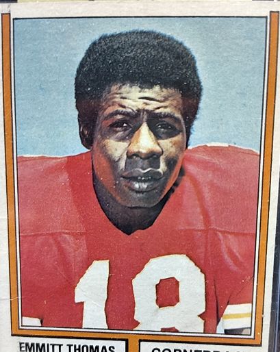 1974 Topps #381 Emmitt Thomas — front