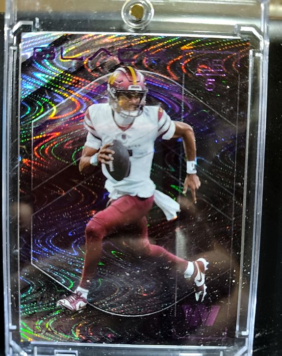 2022 Panini Illusions Shining Stars #SS-14 Jahan Dotson — front