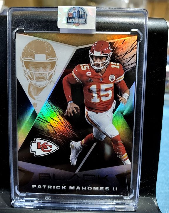 2023 Panini Phoenix #19 Patrick Mahomes II — front