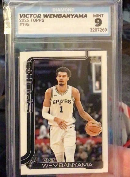 2025 Topps #195 Victor Wembanyama — front