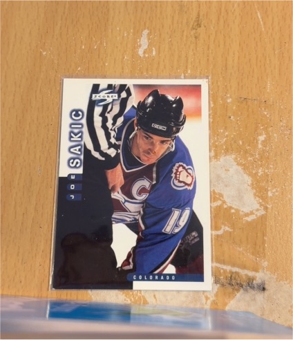 1997-98 Score #125 Joe Sakic — front