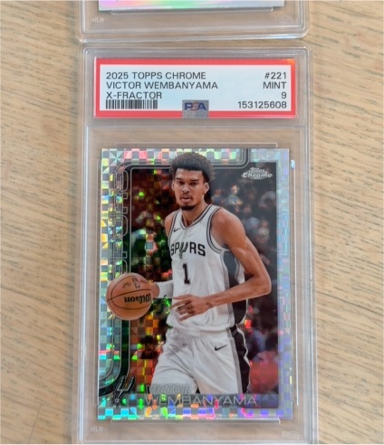 2025 Topps Chrome #221 Victor Wembanyama — front