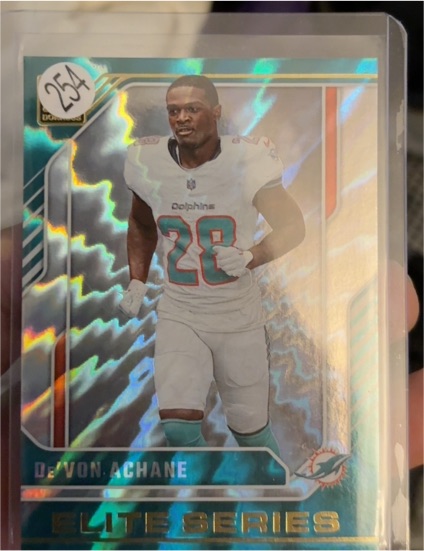 2024 Panini Donruss Elite Series #9 De'Von Achane — front