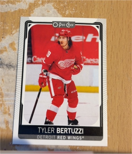 2021-22 O-Pee-Chee #279 Tyler Bertuzzi — front