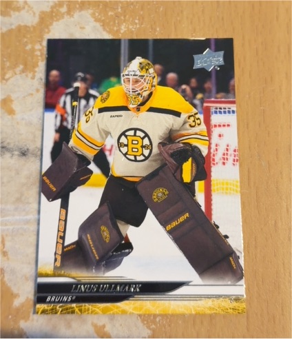 2024-25 Upper Deck Series 1 #18 Linus Ullmark — front