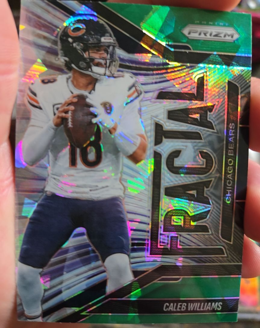 2025 Panini Prizm #4 Caleb Williams Fractal Green Prizm Chicago Bears — front