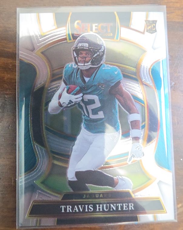 2025 Panini Select #28 Travis Hunter — front
