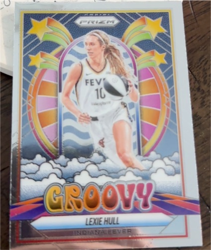 2025 Panini Prizm WNBA #11 Lexie Hull Groovy — front