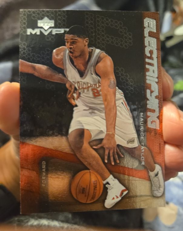 1999-00 Upper Deck MVP Electrifying #E13 Maurice Taylor — front