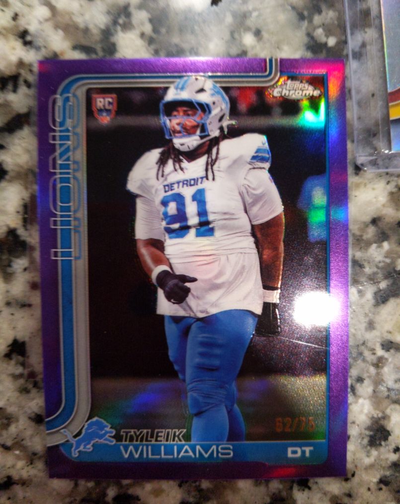 2025 Topps Chrome #364 Tyleik Williams — front