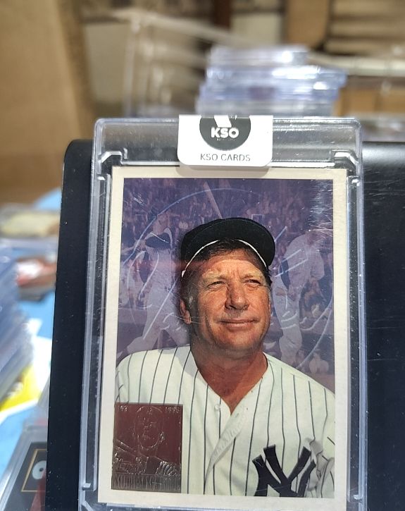 1996 Topps #7 Mickey Mantle — front