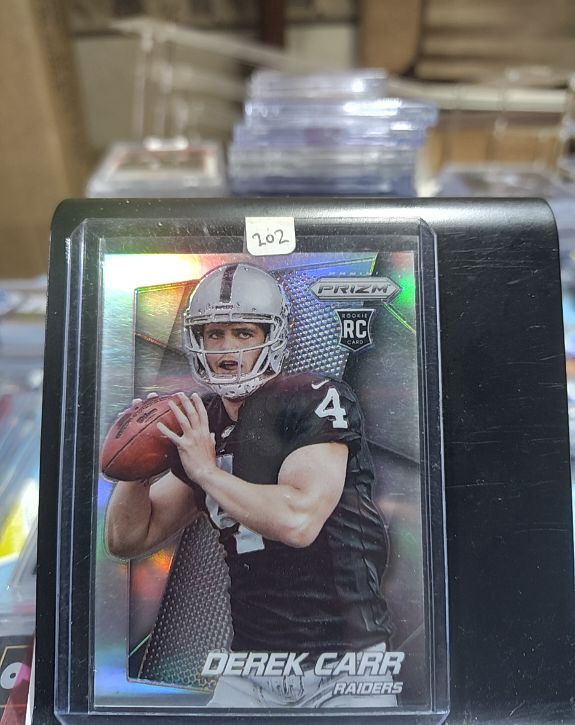 2014 Panini Prizm #257 Derek Carr Rookie Card — front