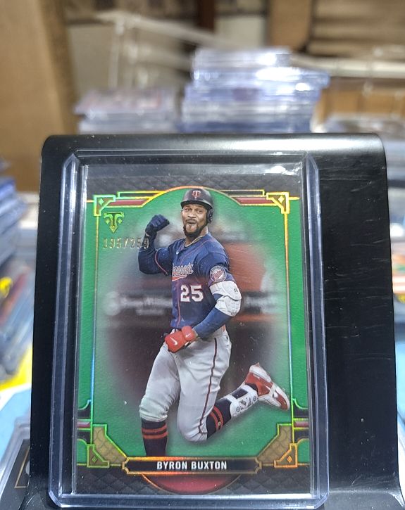 2022 Topps Museum Collection #26 Byron Buxton — front