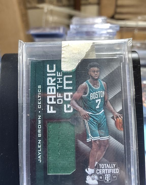 2016 Panini Totally Certified Fabric of the Game #10 Jaylen Brown — front