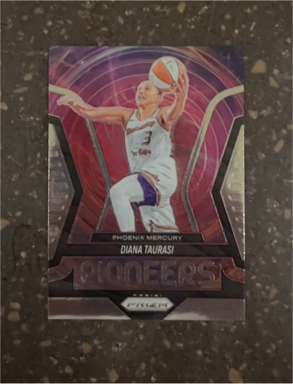2025 Panini Prizm WNBA #6 Diana Taurasi — front