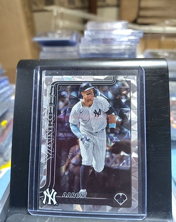 2025 Topps Series 1 #300 Aaron Judge — front